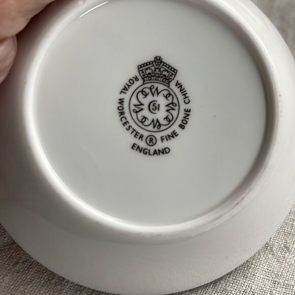 Vintage Royal Worcester Wild Daisy trinket dish or pin tray - Picture 3 of 6